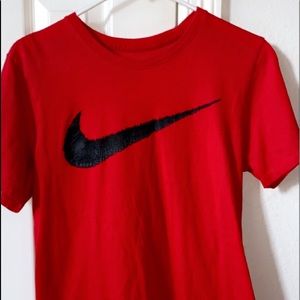 red nike tee